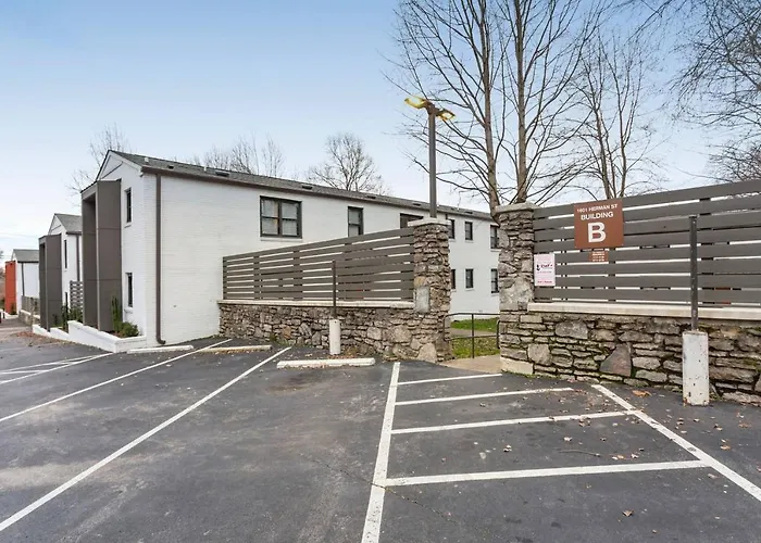 Abode Nashville - Marathon Village Near Downtown