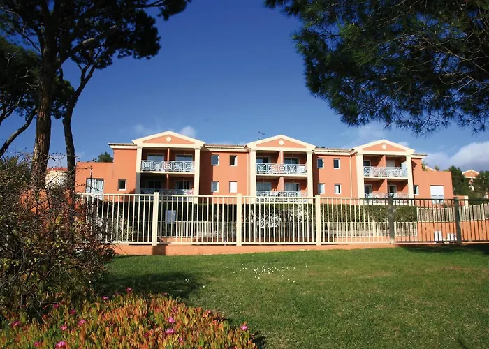Lagrange Vacances Le Domaine des Grands Pins
