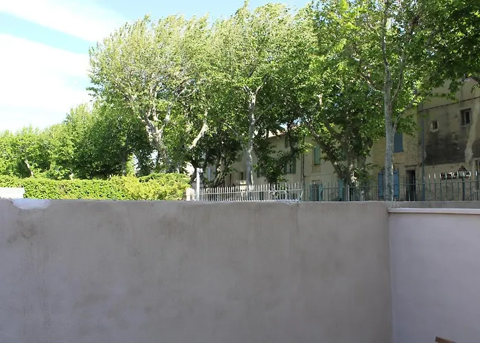 Appartement Avec Terrasse En Centre Ville De Saint Remy De Provence