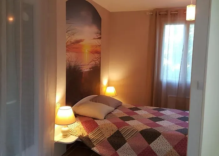 Logement avec piscine, classé 3 étoiles, de 42 m2 tout confort au calme pour un couple